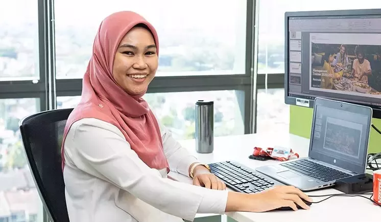 careers-office-woman-wide.jpg
