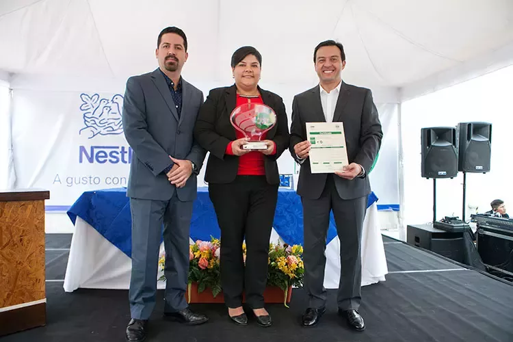 Nestlé recibio la Certificación Punto Verde Empresa Eco-eficiente